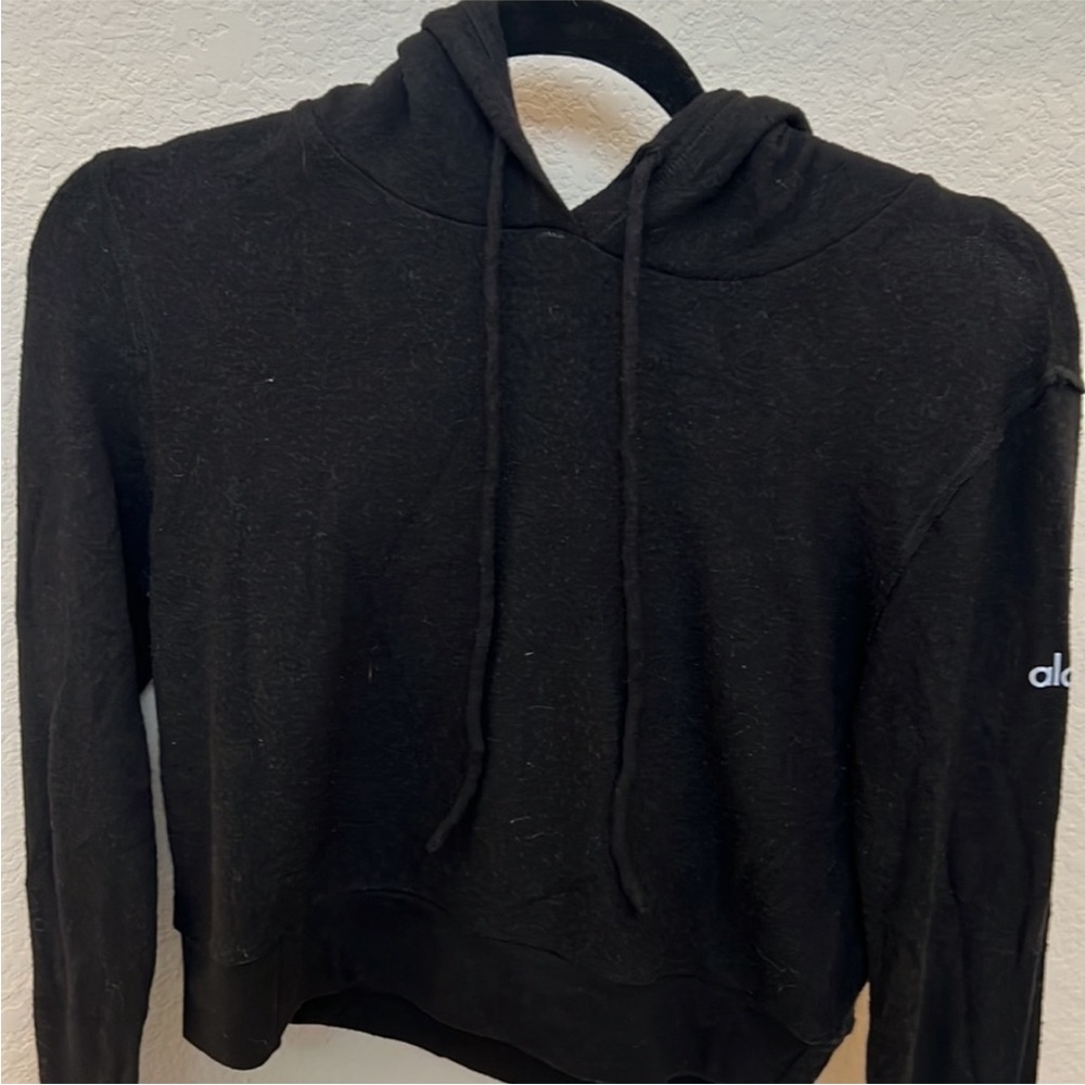 ALO Yoga Black Women's Sweater with hoodie long sleeve